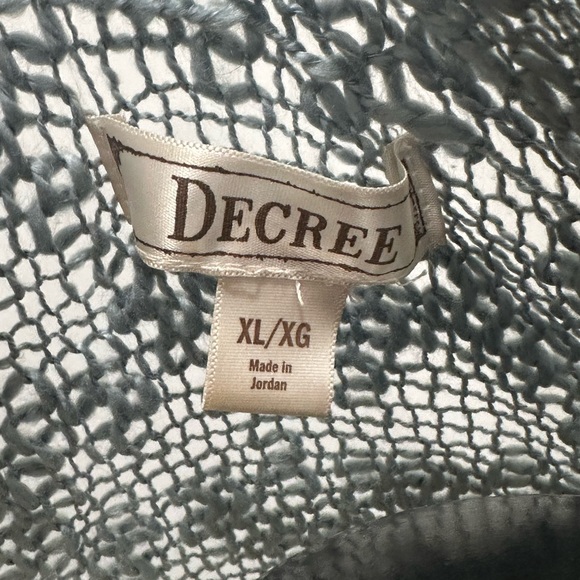 Light blue sweater and Floral tanktop - Picture 2 of 5